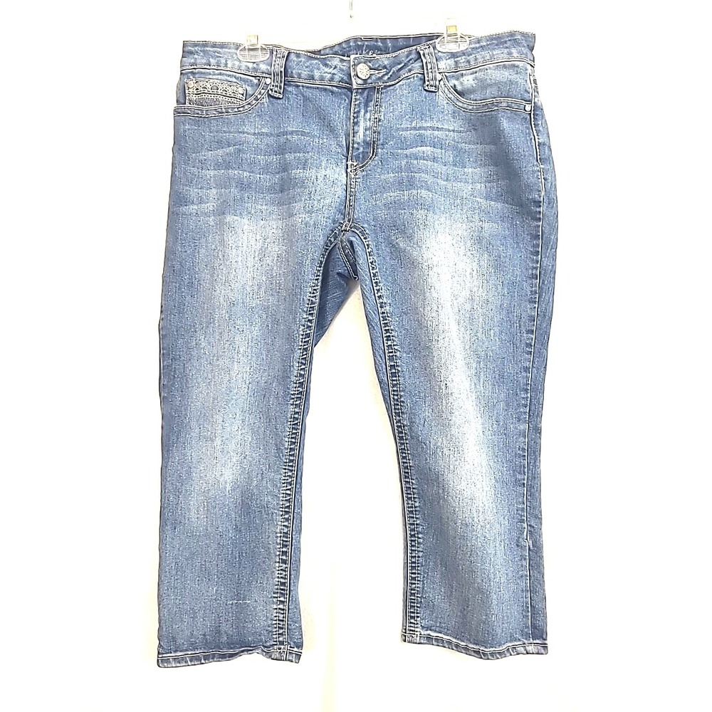 Embroidered Accented Cropped Jeans Sz 18W D Weekend Med wash Mid Rise